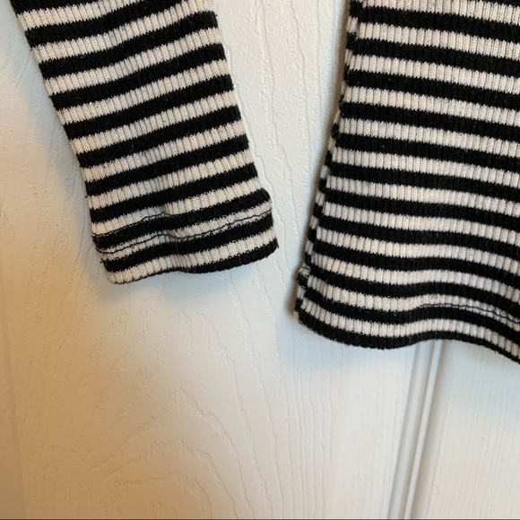 Vintage 90’s Le Chateau Long Sleeve Lace-up Top Black and White Stripe Size XS - Picture 8 of 8